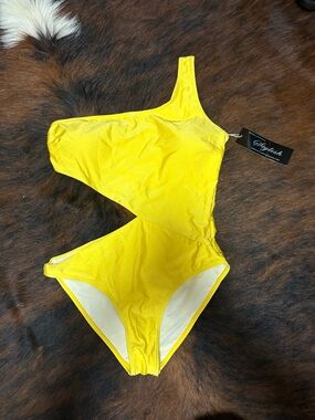 Stylish Yellow One-Shoulder Cutout One-Piece Swimsuit